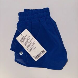 New with tags Lululemon Hotty Hot Low Rise 2.5” size 0 Symphony Blue